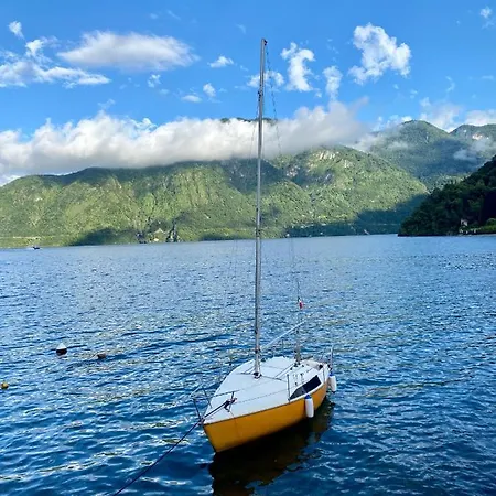 Andrea's House Lake Como アパート
